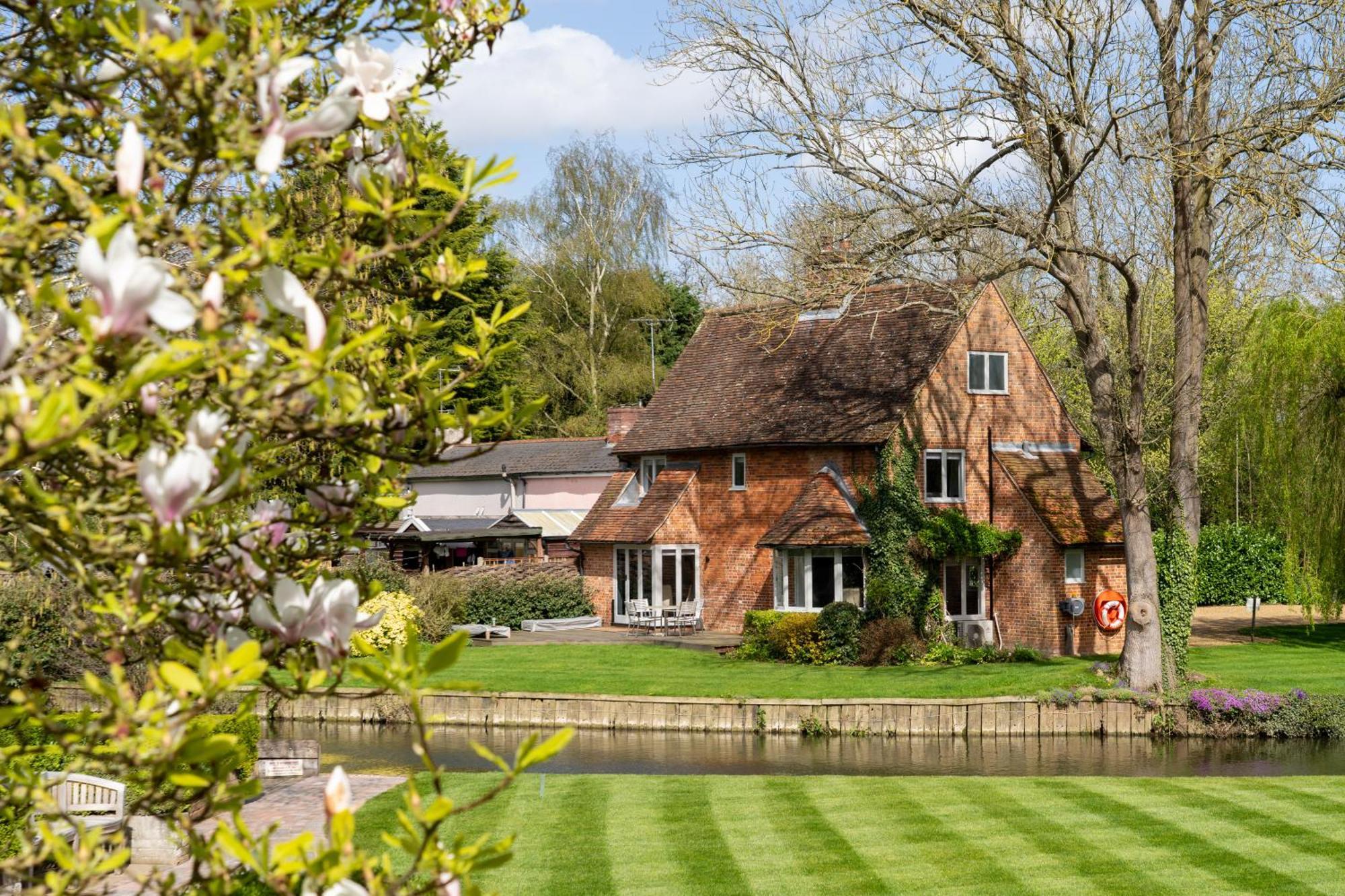 Idle Waters Villa Dedham Ngoại thất bức ảnh